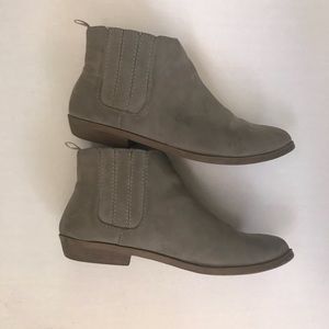 GAP GREY BOOTIES